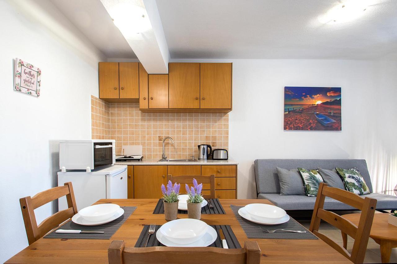 D & E Apartments Skiathos Exterior foto
